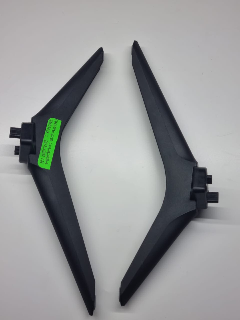 PAR DE PATAS HISENSE 50A65HV