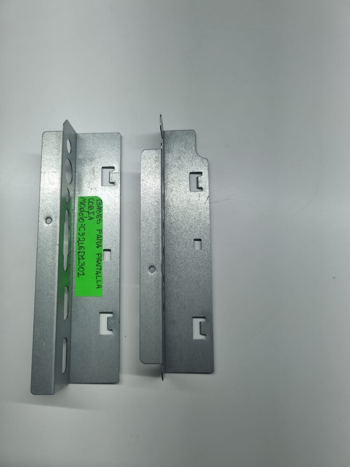 BASE PARA PANTALLA COBIA C32LED1301