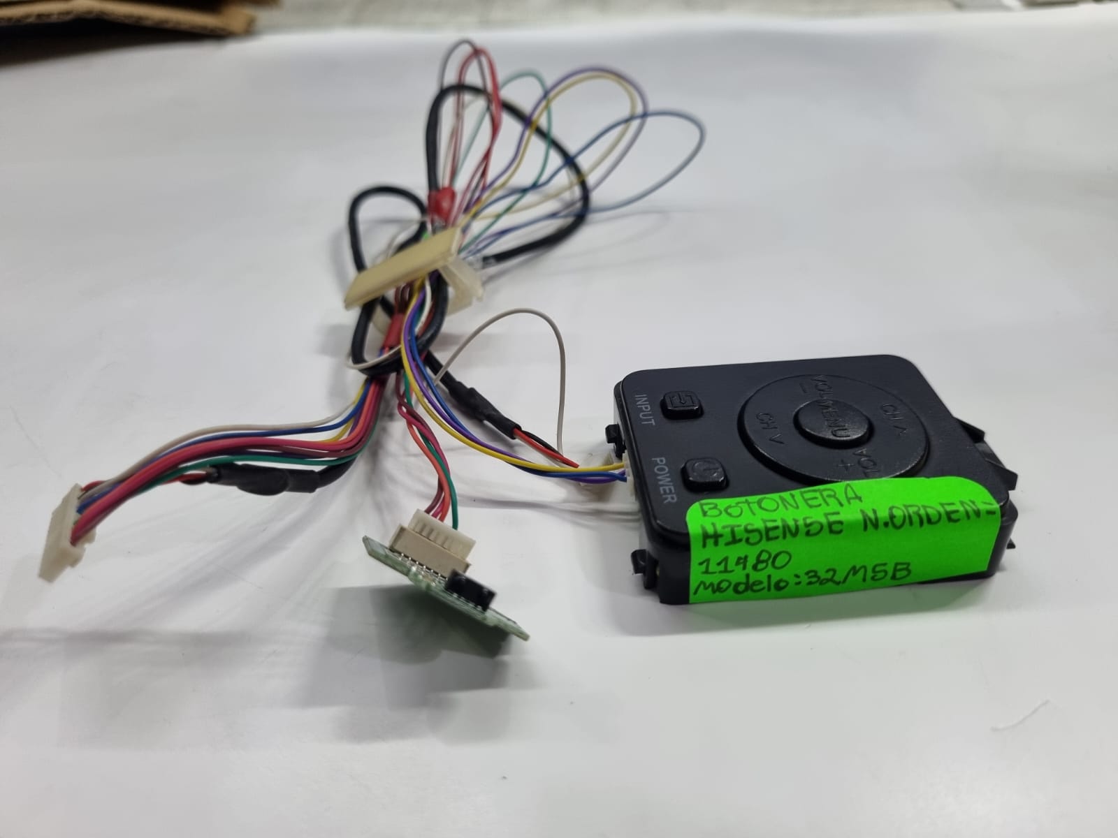 MODULO WIFI Y BOTONERA HISENSE 32M5B